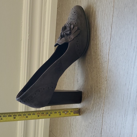 Tod's gray suede heels - Picture 3 of 9